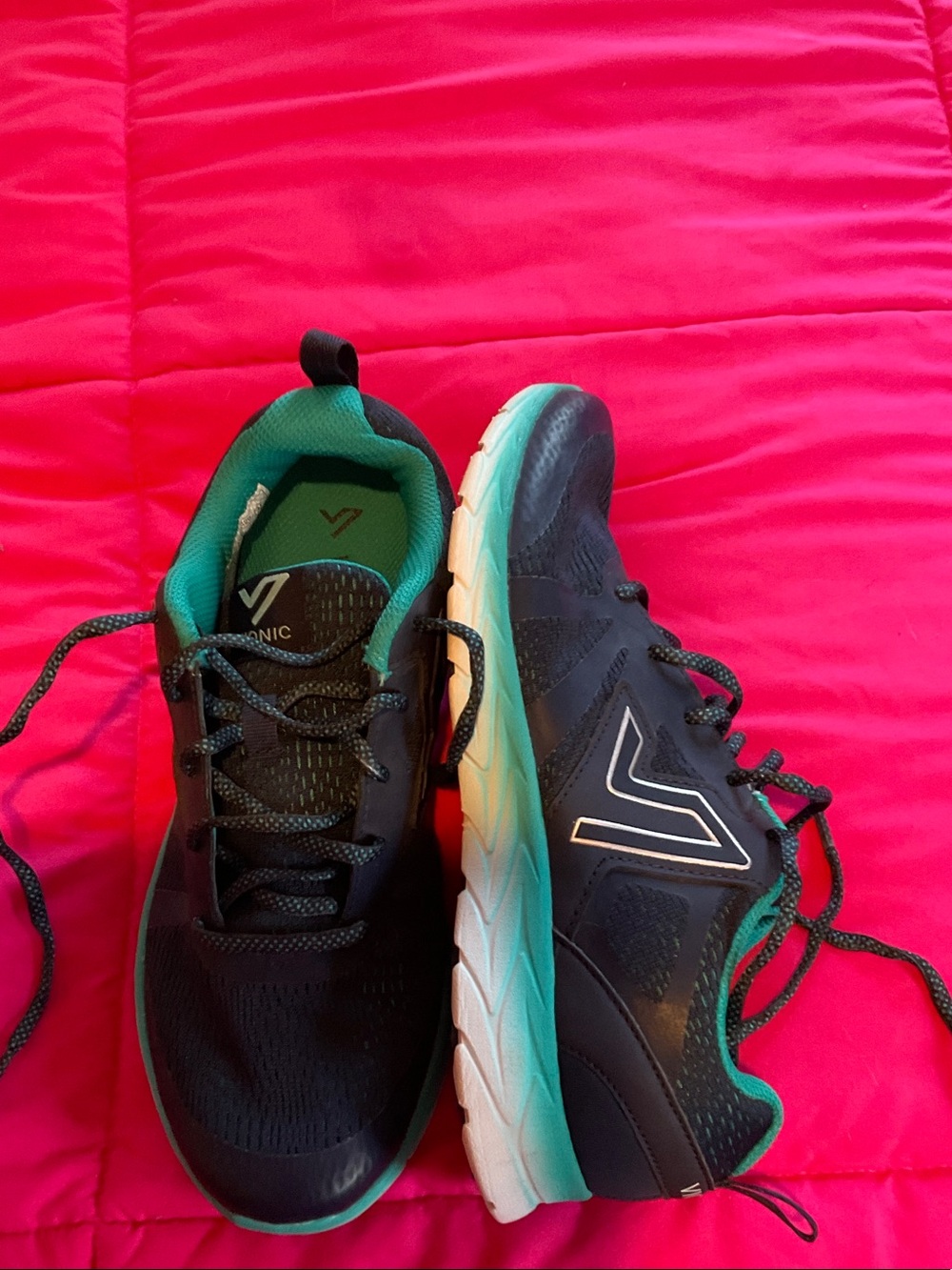 Vionic Black and Teal Women's Running Shoes size 8.5